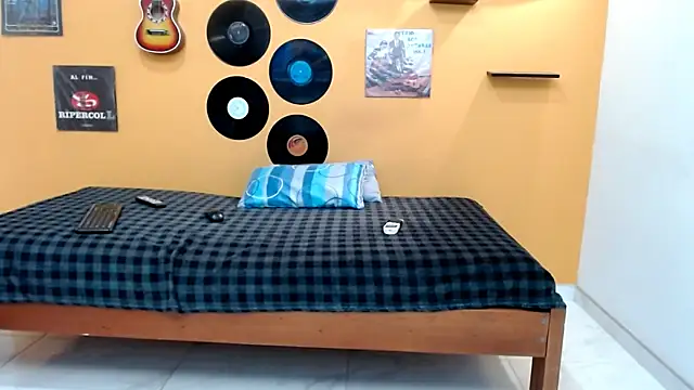 skinnyverus18 online show from 02/09/26, 07:07