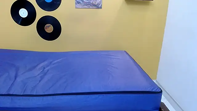 skinnyverus18 online show from 04/03/26, 07:01