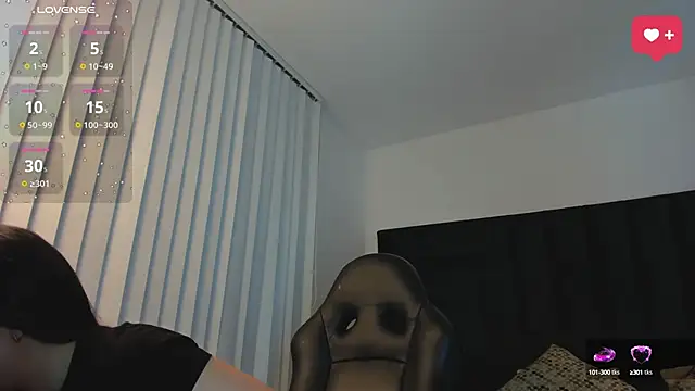 SaraWagner  online show from 09/29/25, 06:02