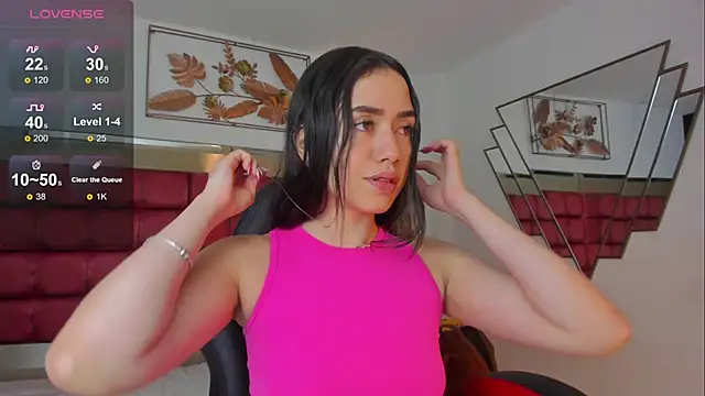 SaraWagner  online show from 12/18/25, 12:06