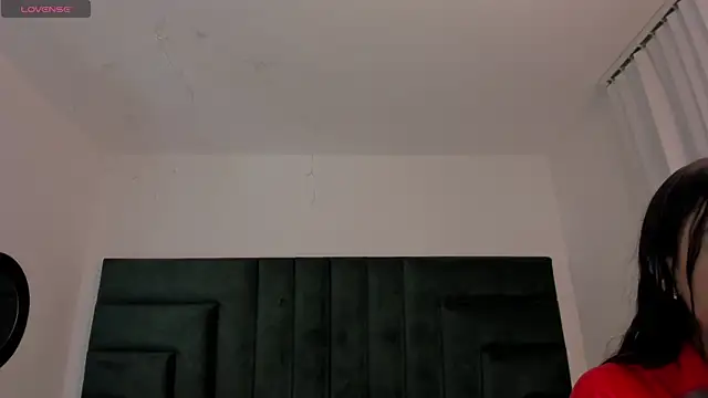 SaraWagner  online show from 01/12/26, 01:11