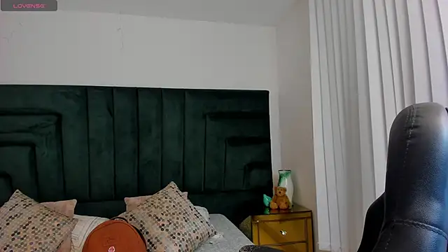 SaraWagner  online show from 02/06/26, 12:04