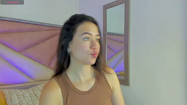 Snapshot of SaraWagner_ chatting on 04/18/26, 12:25 SaraWagner online show from 04/18/26, 12:25
