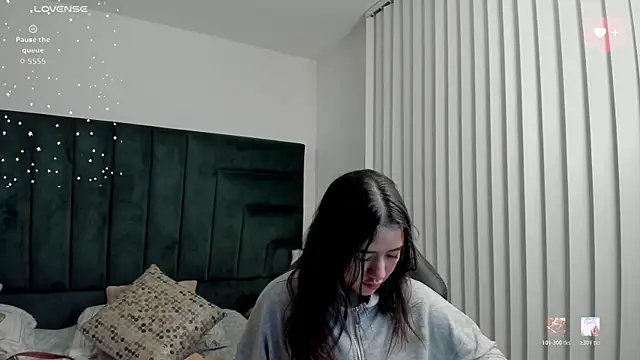 Snapshot of SaraWagner_ chatting on 05/19/26, 12:27 SaraWagner online show from 05/19/26, 12:27