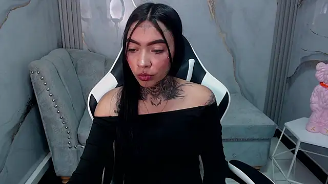 Ashley Blum v online show from 09/12/25, 07:58