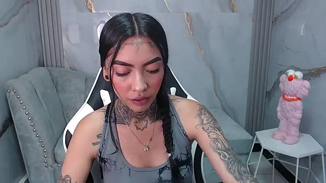 Ashley Blum v online show from 09/15/25, 07:36