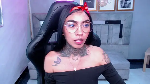 Ashley Blum v online show from 09/17/25, 07:37