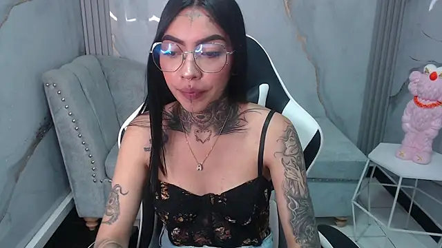 Ashley Blum v online show from 09/18/25, 07:38