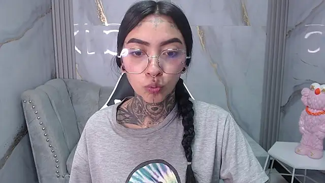 Ashley Blum v online show from 09/24/25, 07:50