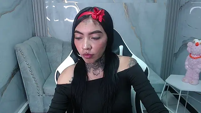 Ashley Blum v online show from 09/26/25, 08:02