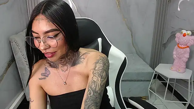 Ashley Blum v online show from 10/01/25, 08:04