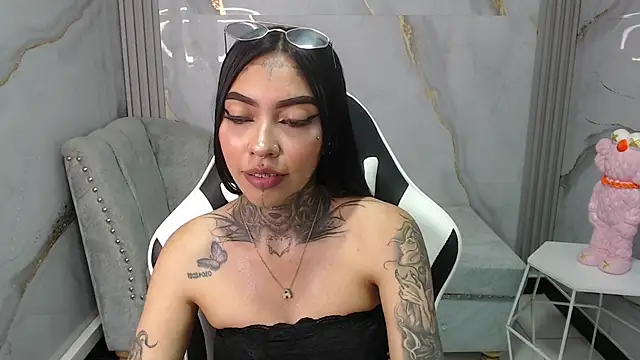 Ashley Blum v online show from 10/02/25, 08:05