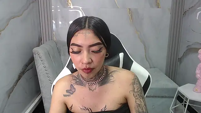 Ashley Blum v online show from 10/12/25, 12:59