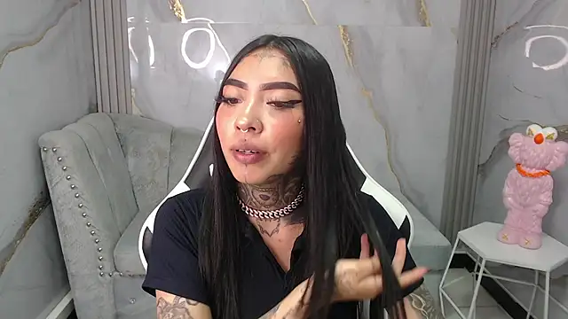 Ashley Blum v online show from 10/14/25, 07:58