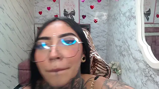 Ashley Blum v online show from 10/27/25, 08:02