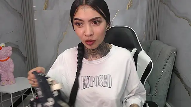 Ashley Blum v online show from 11/07/25, 08:09