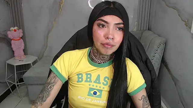 Ashley Blum v online show from 12/15/25, 08:24