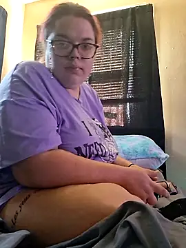 Snapshot of GoddessDess chatting on 09/26/25, 01:37 GoddessDess online show from 09/26/25, 01:37