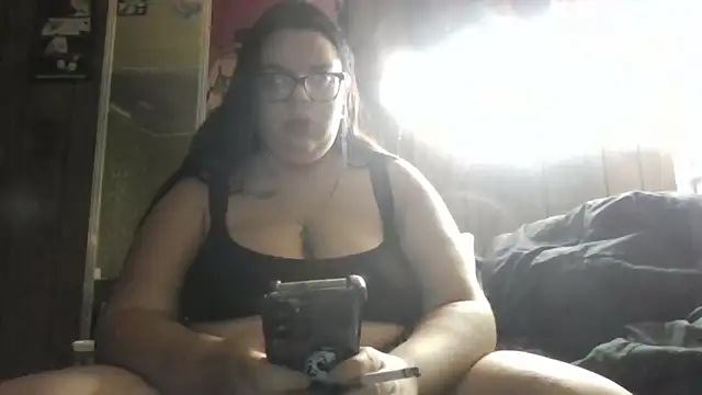 Snapshot of GoddessDess chatting on 09/30/25, 05:29 GoddessDess online show from 09/30/25, 05:29