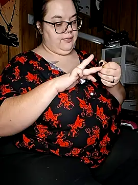 Snapshot of GoddessDess chatting on 10/26/25, 08:15 GoddessDess online show from 10/26/25, 08:15