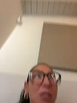 Snapshot of eddivad6974 chatting on 09/14/25, 06:51 eddivad6974 online show from 09/14/25, 06:51