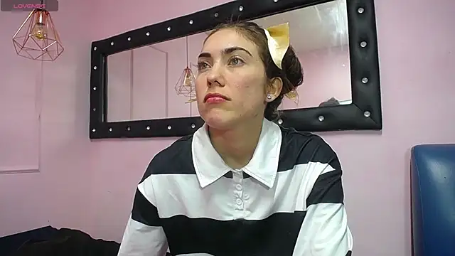 Snapshot of danna7cute chatting on 04/13/26, 09:42 danna7cute online show from 04/13/26, 09:42