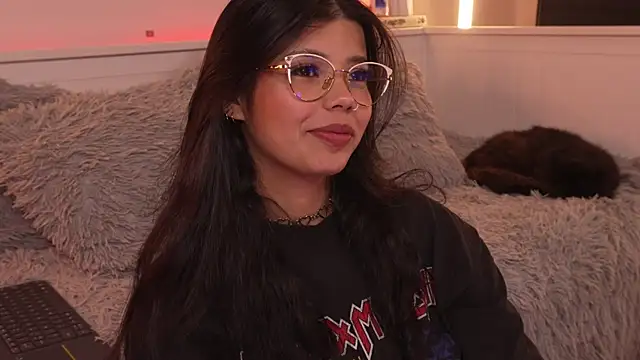 sophieee art online show from 01/08/26, 04:48