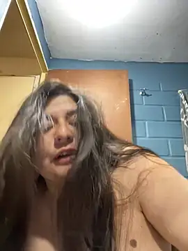 Snapshot of Tukatita69 chatting on 10/05/25, 03:49 Tukatita69 online show from 10/05/25, 03:49