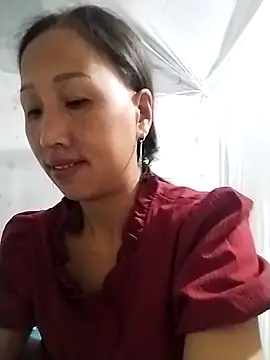 cute love00 online show from 10/08/25, 10:07