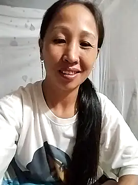 cute love00 online show from 10/29/25, 10:44