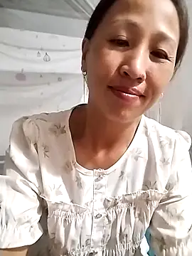 cute love00 online show from 10/31/25, 09:27