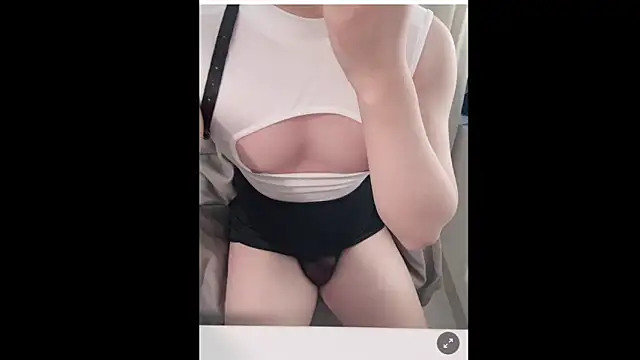 Snapshot of owneeeeb chatting on 10/09/25, 11:47 owneeeeb online show from 10/09/25, 11:47