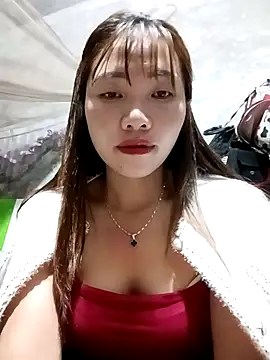 Snapshot of adbosa_00 chatting on 09/15/25, 10:43 adbosa 00 online show from 09/15/25, 10:43