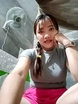 Snapshot of adbosa_00 chatting on 10/03/25, 12:51 adbosa 00 online show from 10/03/25, 12:51