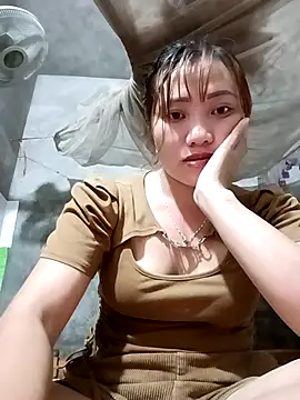 Snapshot of adbosa_00 chatting on 10/07/25, 06:21 adbosa 00 online show from 10/07/25, 06:21