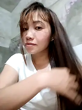 Snapshot of adbosa_00 chatting on 10/24/25, 03:03 adbosa 00 online show from 10/24/25, 03:03