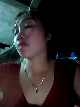 Snapshot of adbosa_00 chatting on 10/31/25, 11:33 adbosa 00 online show from 10/31/25, 11:33