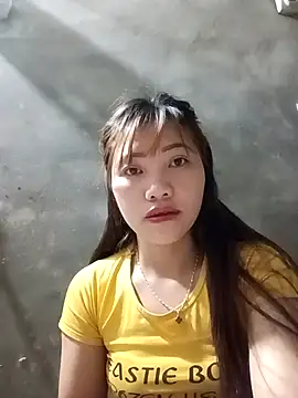 Snapshot of adbosa_00 chatting on 11/10/25, 10:53 adbosa 00 online show from 11/10/25, 10:53