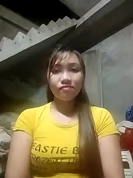 Snapshot of adbosa_00 chatting on 11/11/25, 11:43 adbosa 00 online show from 11/11/25, 11:43