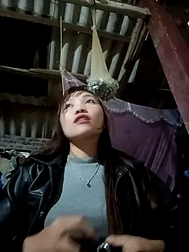 Snapshot of adbosa_00 chatting on 11/12/25, 01:22 adbosa 00 online show from 11/12/25, 01:22