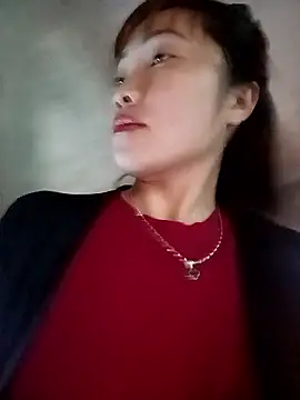 Snapshot of adbosa_00 chatting on 11/18/25, 08:41 adbosa 00 online show from 11/18/25, 08:41