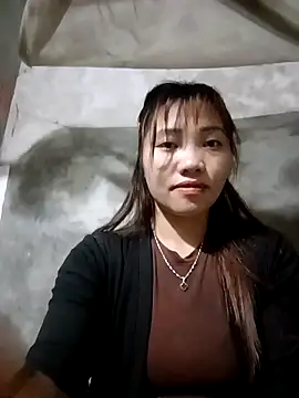 Snapshot of adbosa_00 chatting on 11/25/25, 10:21 adbosa 00 online show from 11/25/25, 10:21