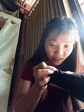 Snapshot of adbosa_00 chatting on 11/27/25, 06:04 adbosa 00 online show from 11/27/25, 06:04