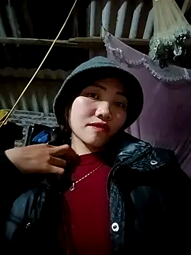 Snapshot of adbosa_00 chatting on 11/29/25, 12:41 adbosa 00 online show from 11/29/25, 12:41