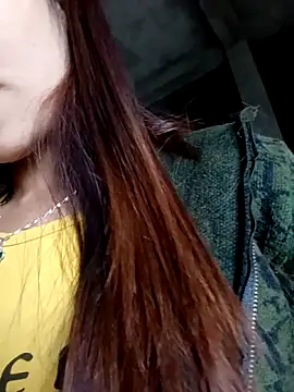 Snapshot of adbosa_00 chatting on 11/30/25, 12:47 adbosa 00 online show from 11/30/25, 12:47