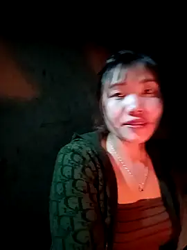 Snapshot of adbosa_00 chatting on 11/30/25, 01:04 adbosa 00 online show from 11/30/25, 01:04