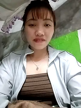 Snapshot of adbosa_00 chatting on 12/02/25, 04:07 adbosa 00 online show from 12/02/25, 04:07