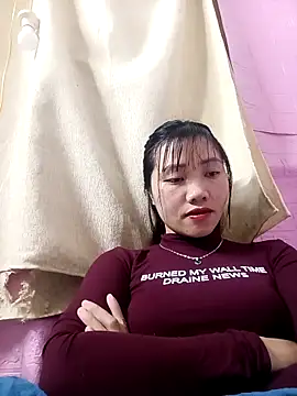 Snapshot of adbosa_00 chatting on 12/13/25, 10:37 adbosa 00 online show from 12/13/25, 10:37