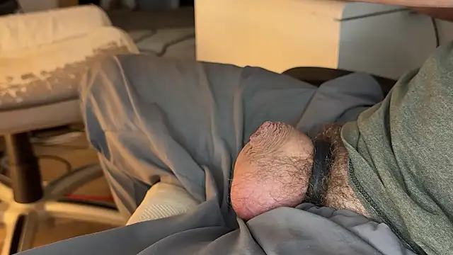 Snapshot of hornysmallcockgermany chatting on 11/05/25, 08:36 hornysmallcockgermany online show from 11/05/25, 08:36