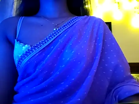 Snapshot of Maria--Strella chatting on 10/29/25, 06:09 Maria--Strella online show from 10/29/25, 06:09